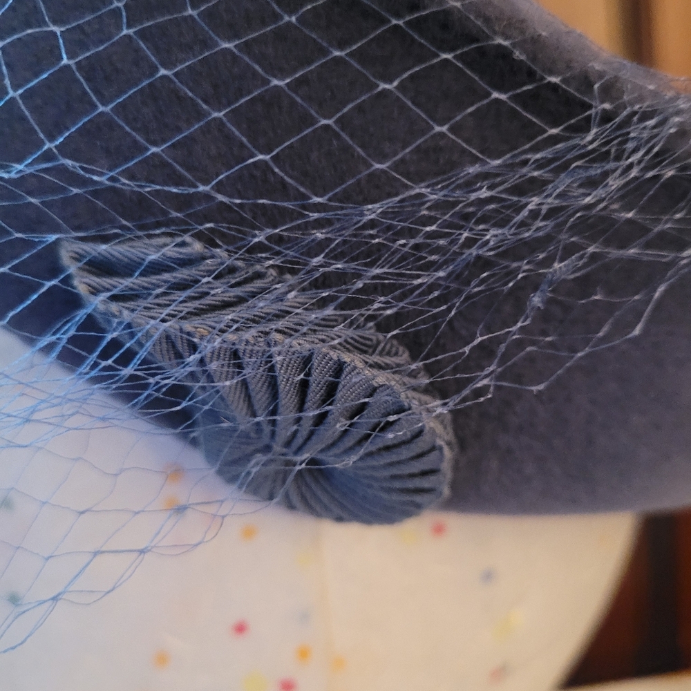 Elegant Blue Veil Hat - Picture 5 of 11